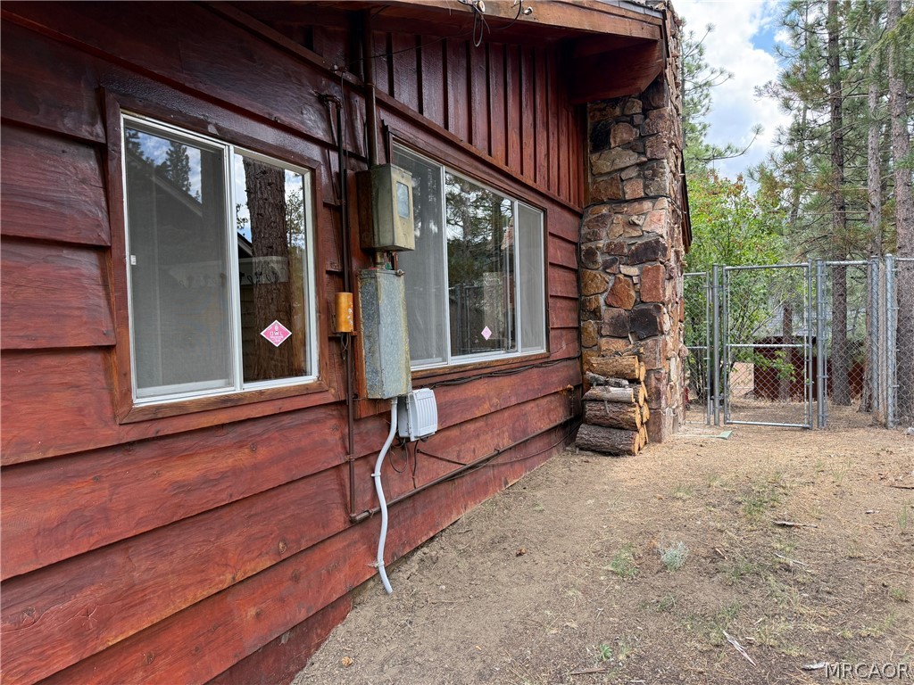 42995 Sunset Drive Property Photo 4