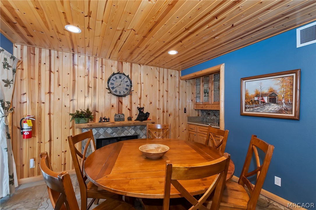 147 North Teakwood Drive Property Photo 12