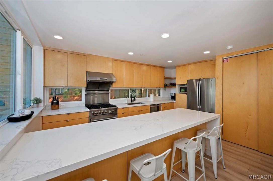 693 Villa Grove Avenue Property Photo 19