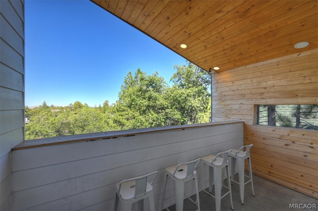 693 Villa Grove Avenue Property Photo 39