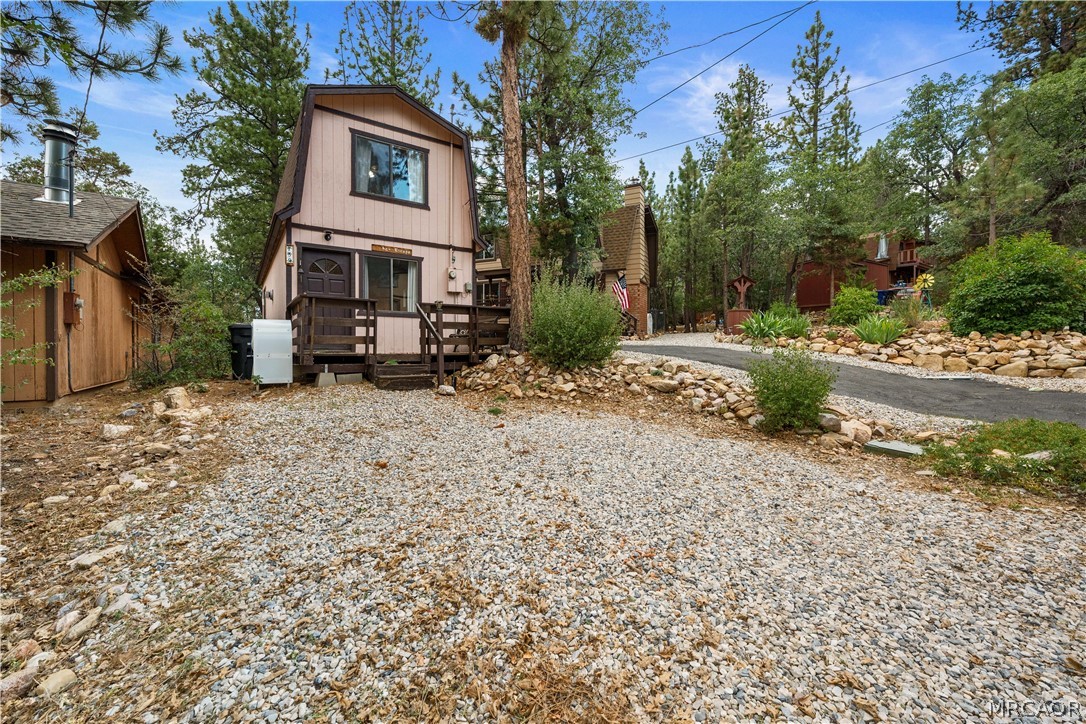 759 Spruce Lane Property Photo 4