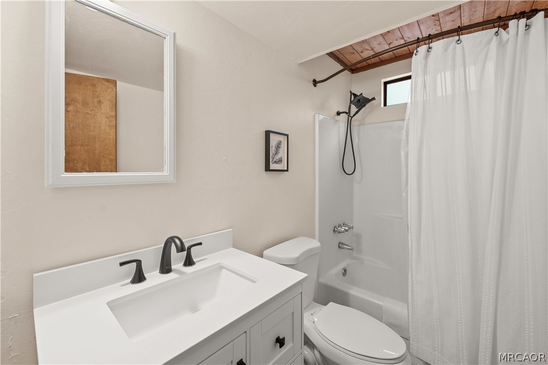 759 Spruce Lane Property Photo 17