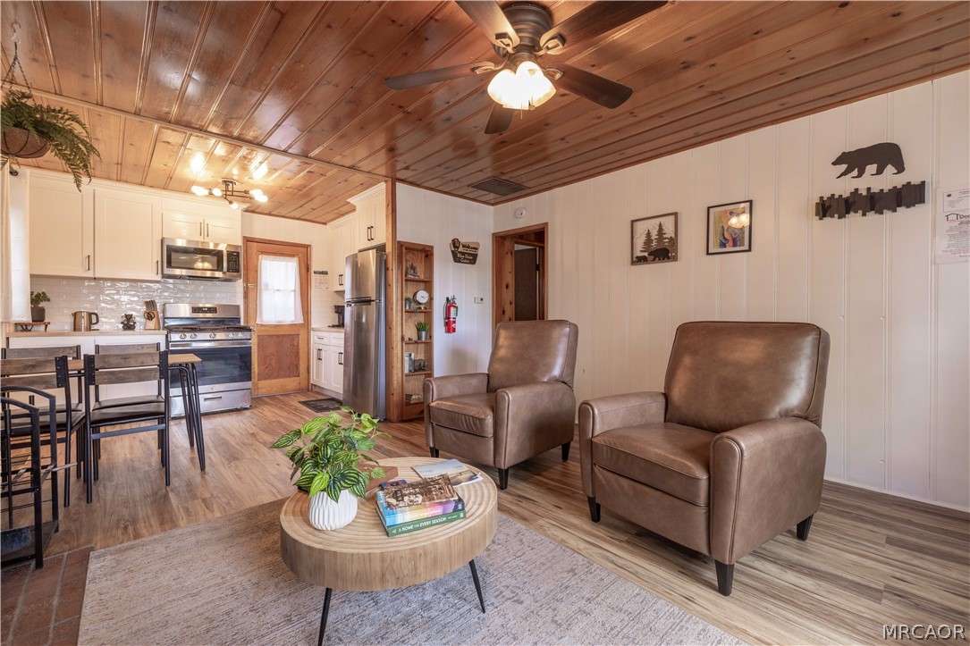 42855 Willow Avenue Property Photo 4