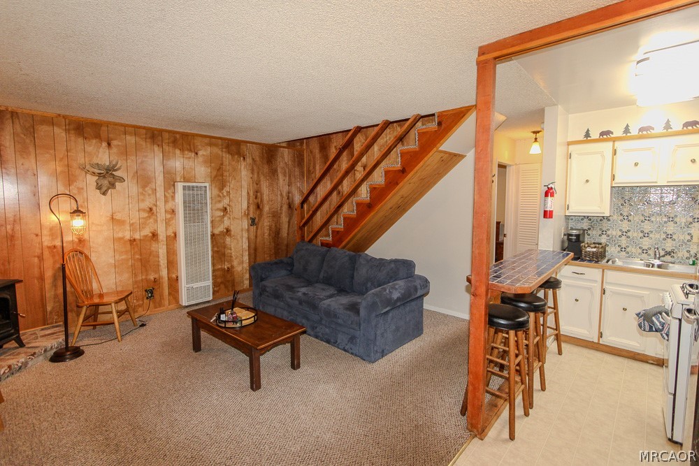 370 Victoria Property Photo 4