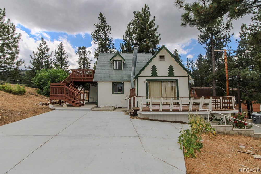 527 Cottage Lane Property Photo 1