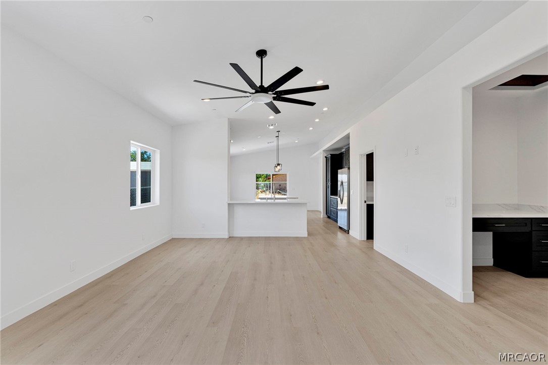 16443 Pine Street Property Photo 7