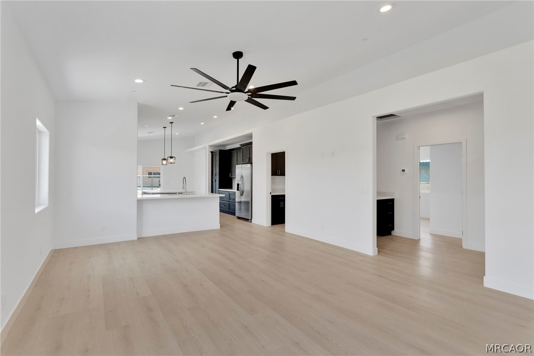 16443 Pine Street Property Photo 8