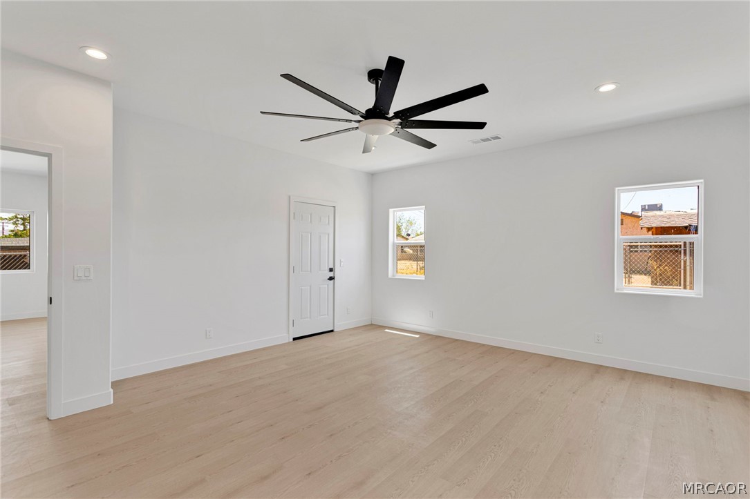 16443 Pine Street Property Photo 17