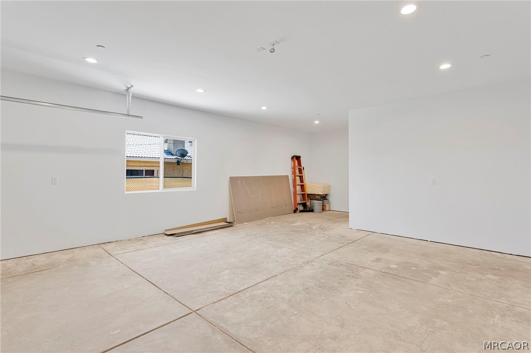 16443 Pine Street Property Photo 39