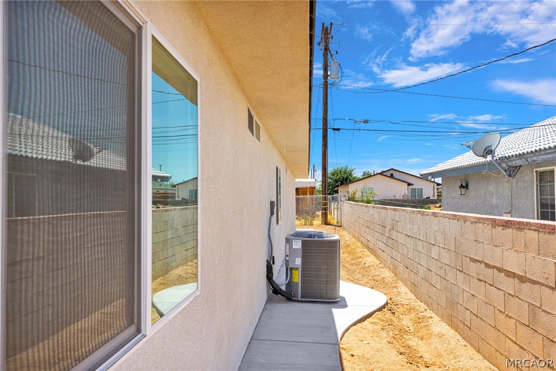 16443 Pine Street Property Photo 40