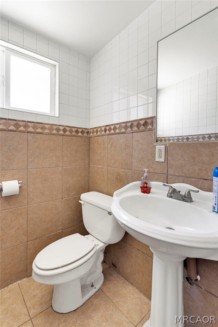7704 Alston Avenue Property Photo 27