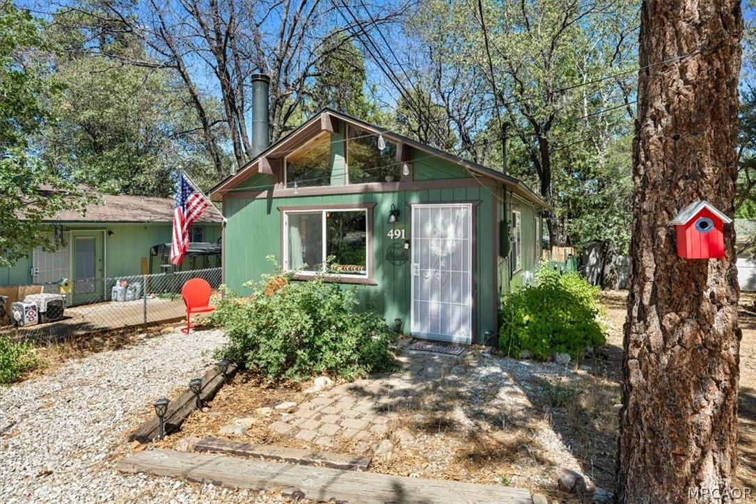 491 Imperial Avenue Property Photo 3