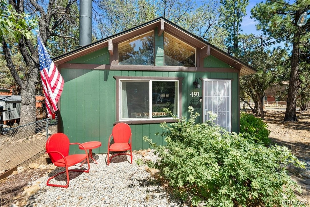 491 Imperial Avenue Property Photo 4