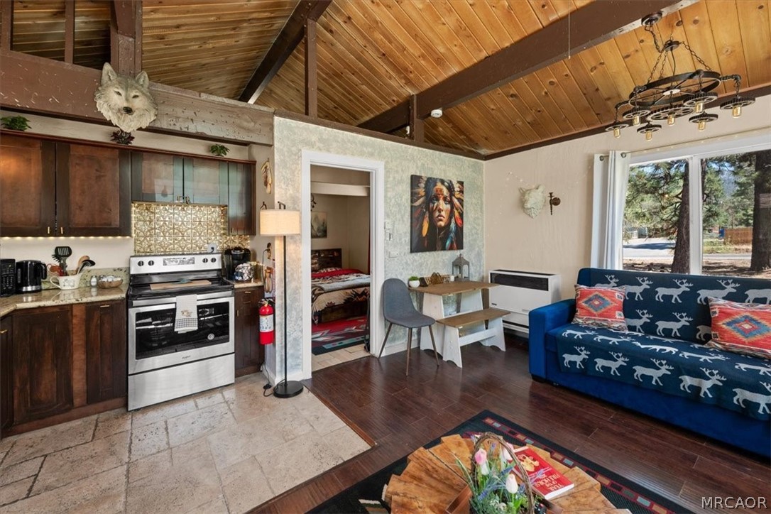 491 Imperial Avenue Property Photo 7