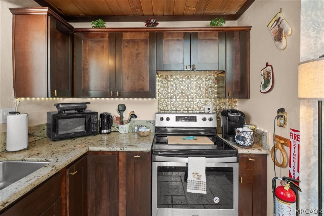 491 Imperial Avenue Property Photo 8