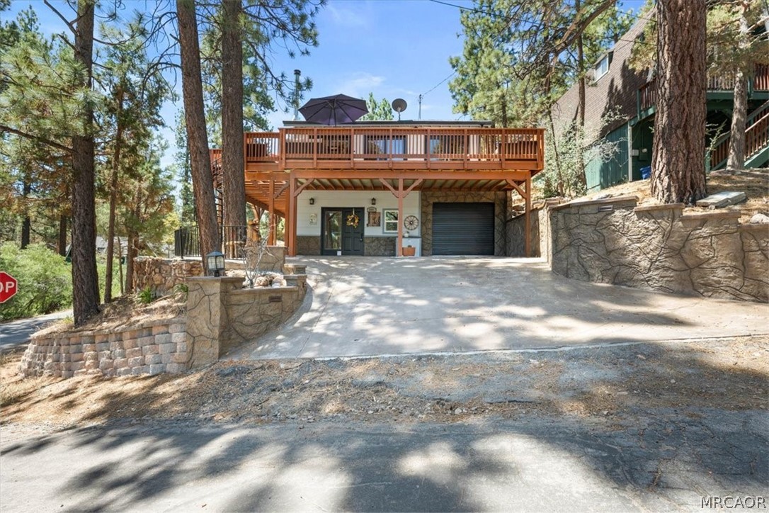 300 Hilltop Lane Property Photo 1