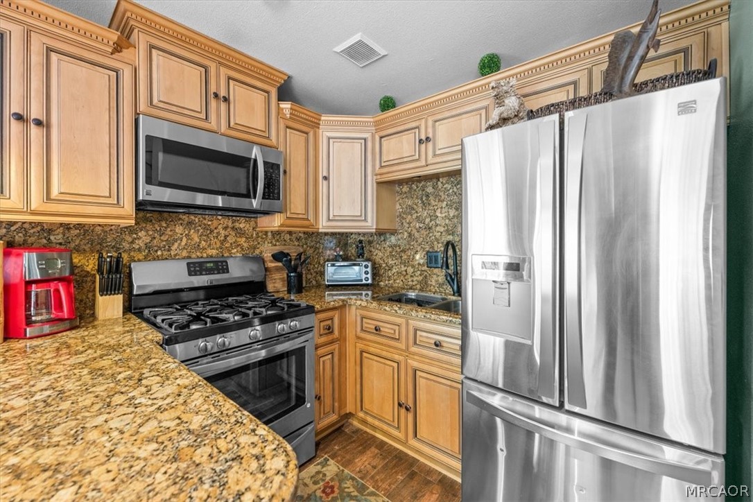 300 Hilltop Lane Property Photo 18