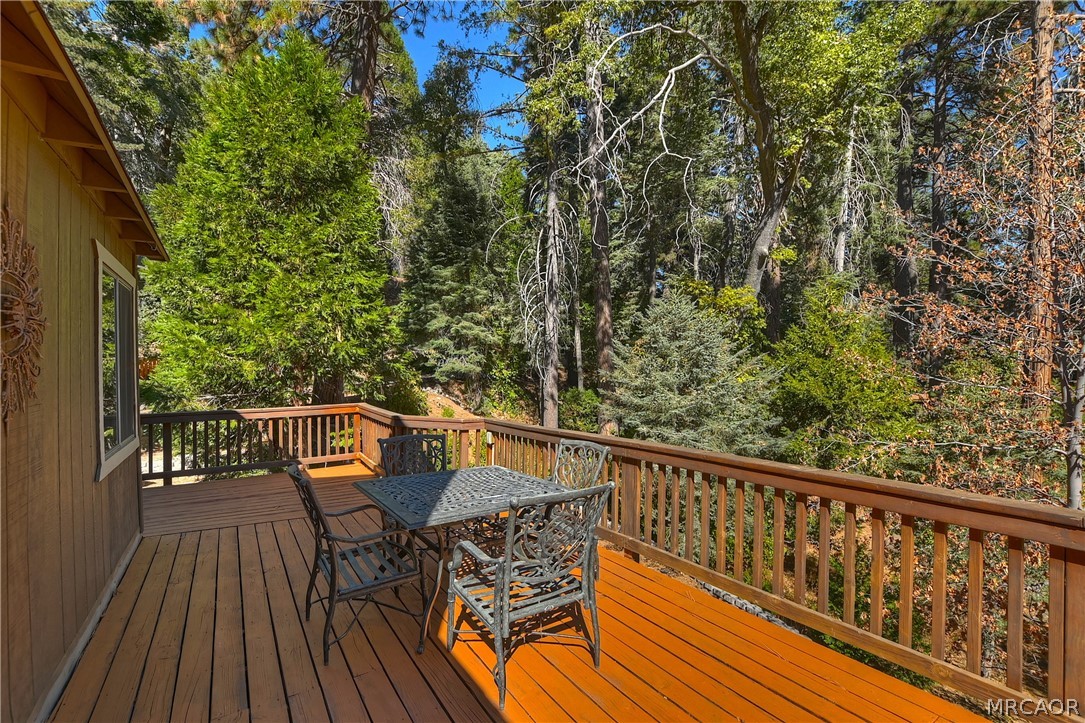 863 Oak Road Property Photo 4