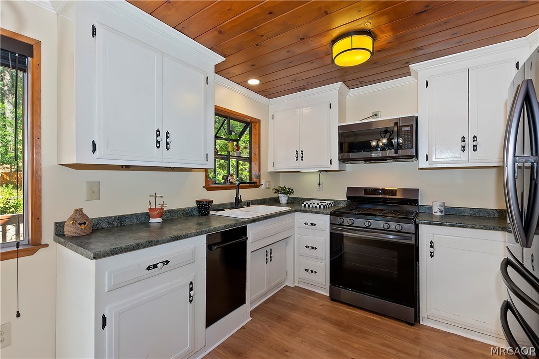 863 Oak Road Property Photo 7