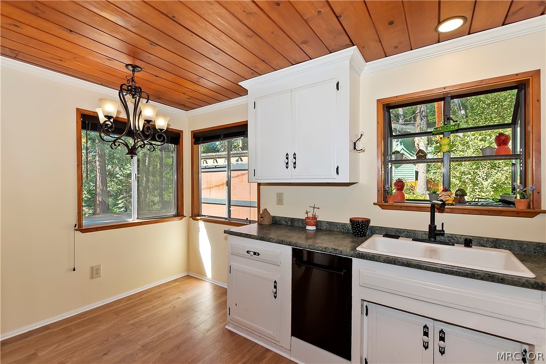 863 Oak Road Property Photo 8