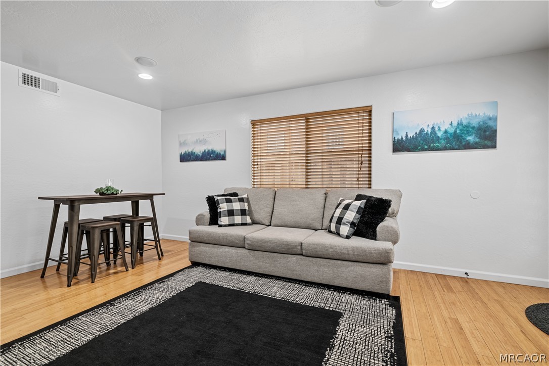 759 Los Angeles Avenue Property Photo 5