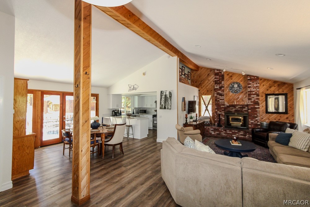 42109 Evergreen Drive Property Photo 3