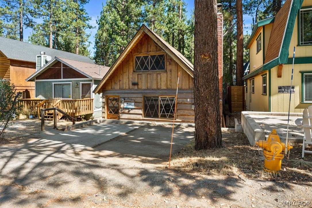 43050 Sunset Drive Property Photo 2