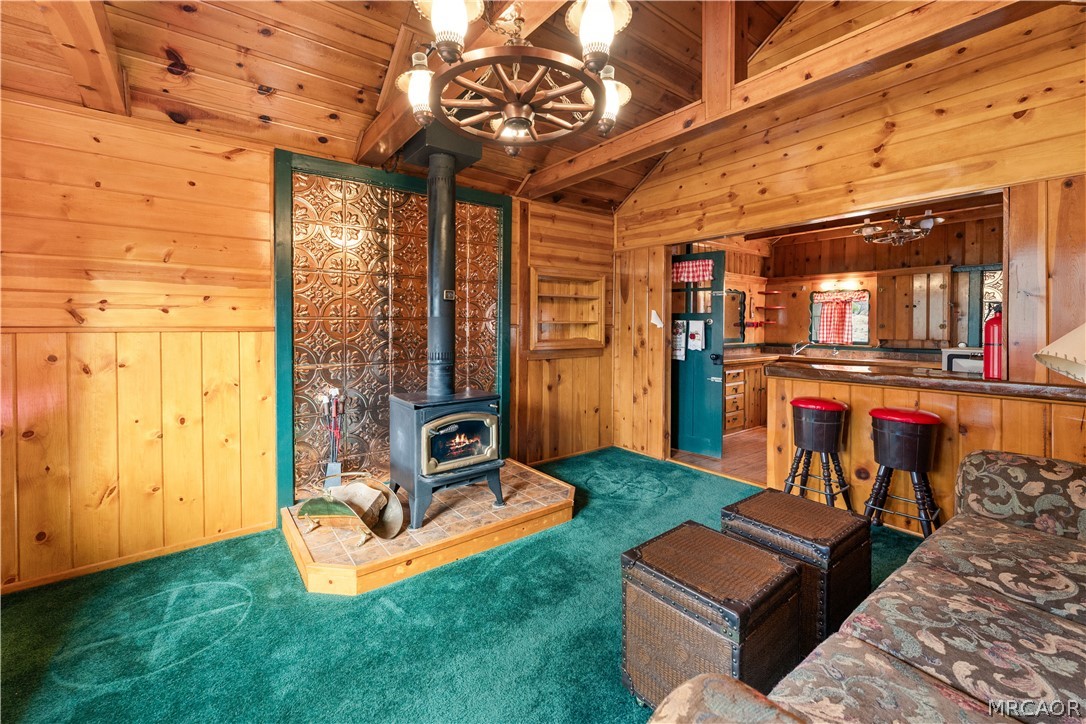 376 Pine Hill Drive Property Photo 1