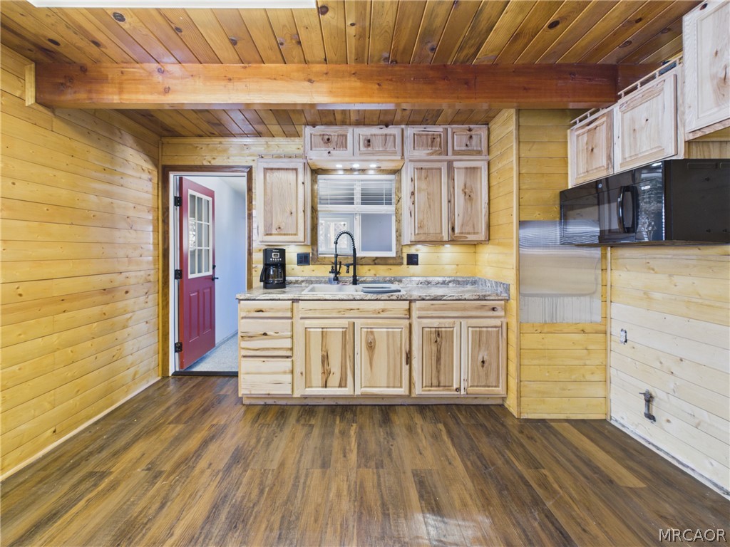 727 Elysian Boulevard Property Photo 4