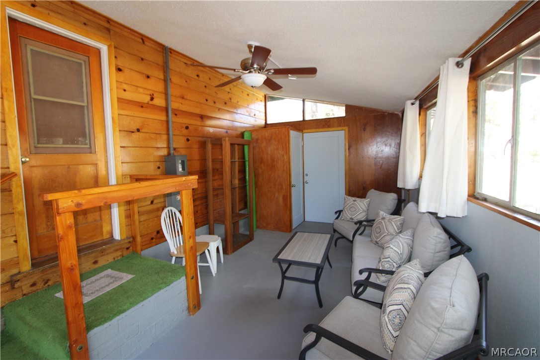 331 West North Shore Drive Property Photo 4