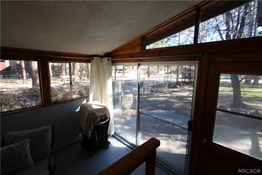 331 West North Shore Drive Property Photo 5