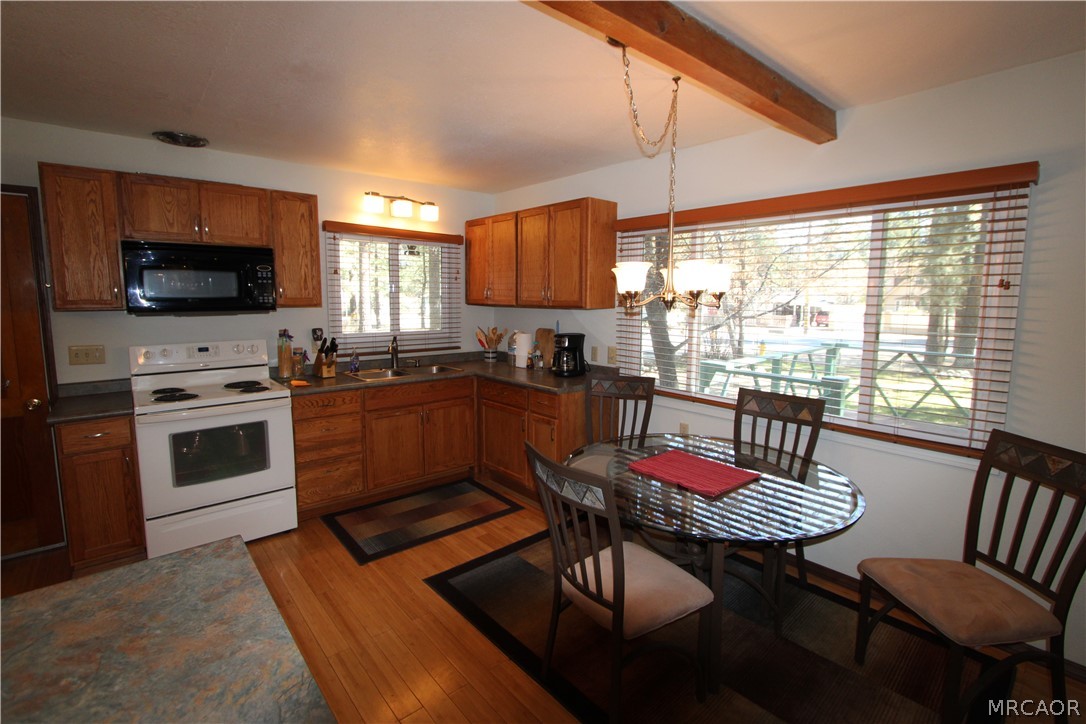 331 West North Shore Drive Property Photo 9