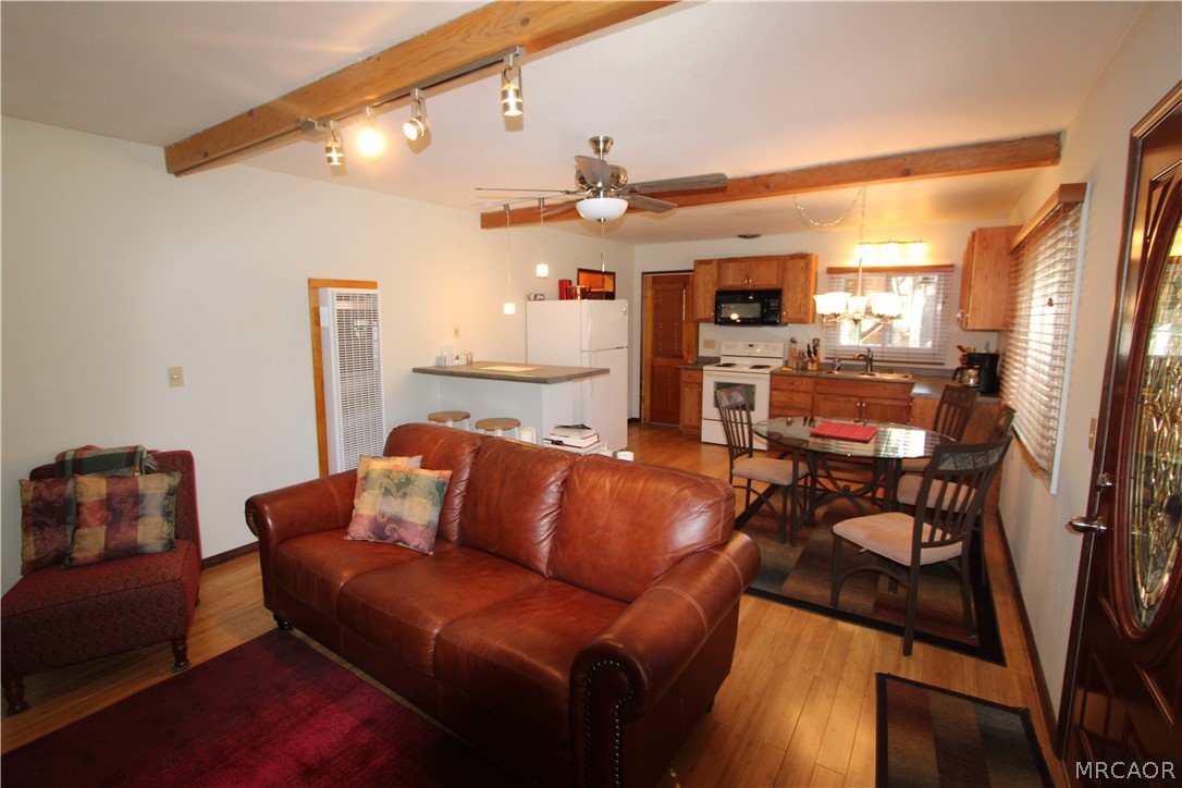 331 West North Shore Drive Property Photo 12