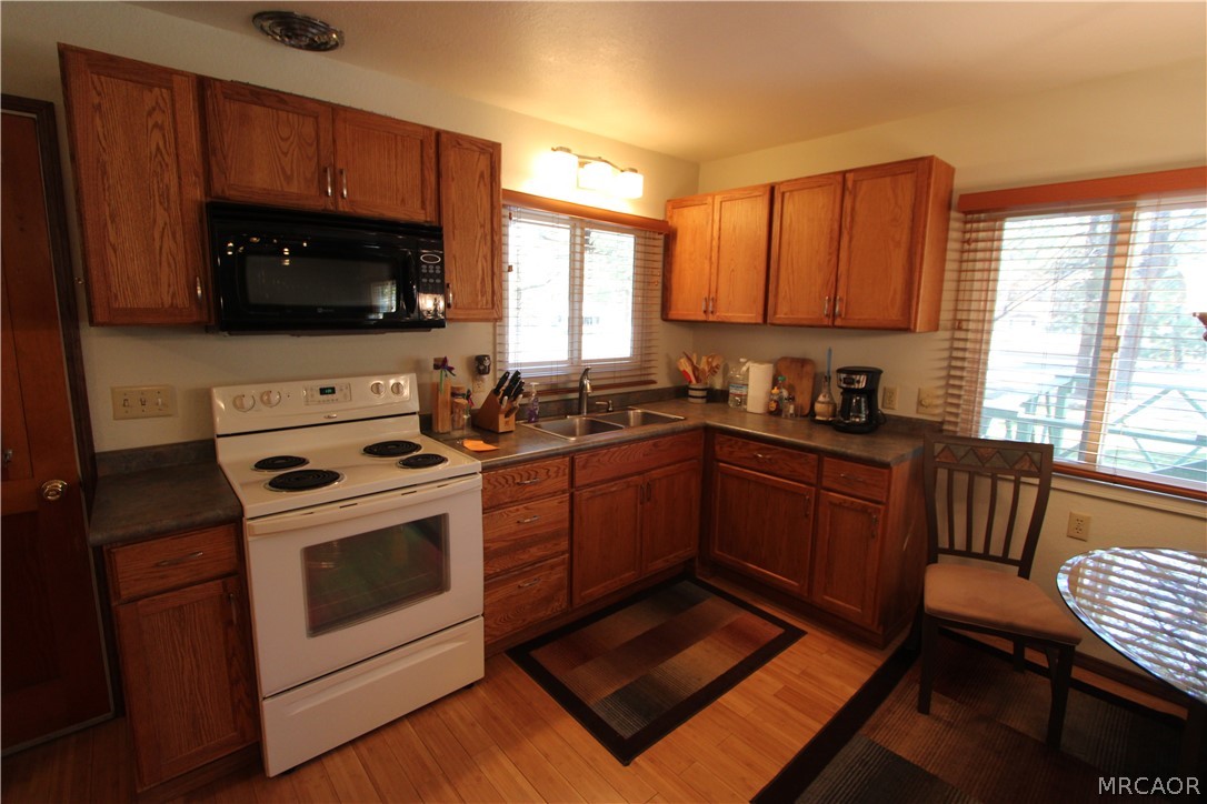 331 West North Shore Drive Property Photo 14