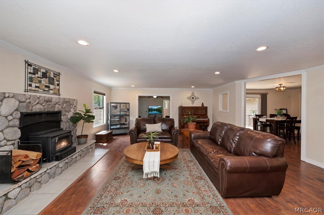 41725 Mockingbird Drive Property Photo 6