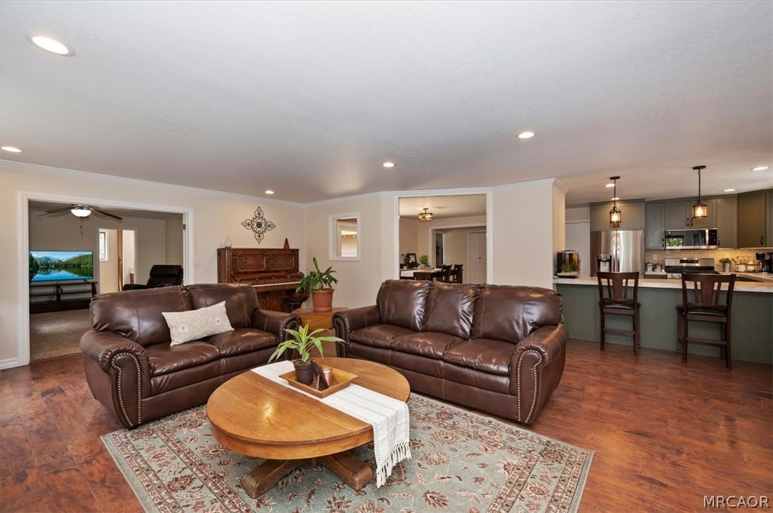 41725 Mockingbird Drive Property Photo 7