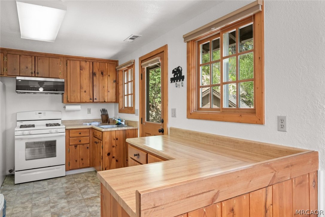 316 North Shore Drive Property Photo 4