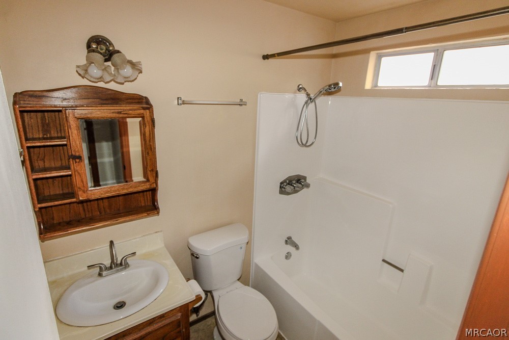 2084 8th Property Photo 11