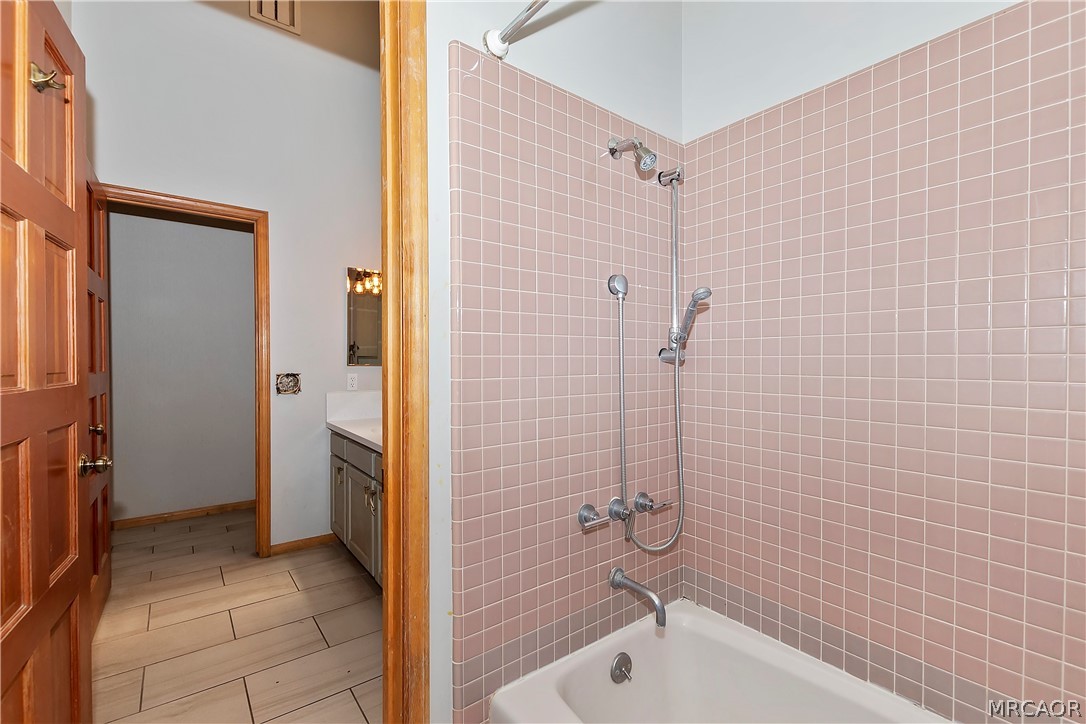 733 Winterset Court Property Photo 42