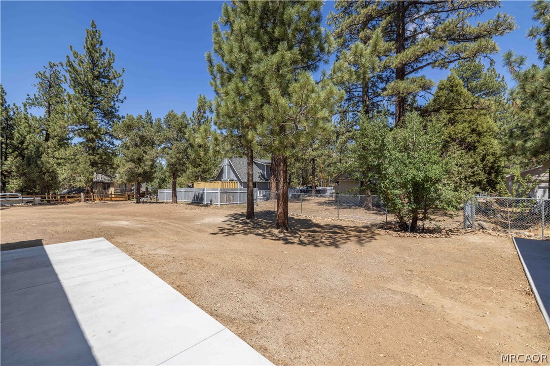 304 Greenspot Boulevard Property Photo 10