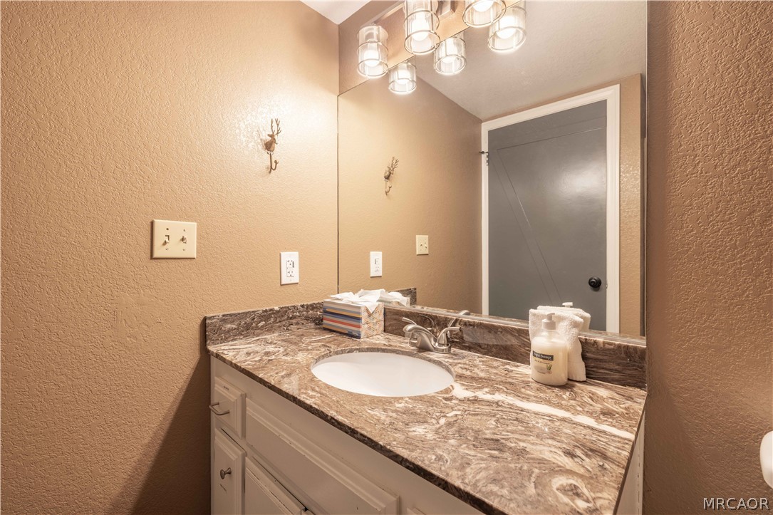 733 Summit Boulevard 2 Property Photo 17