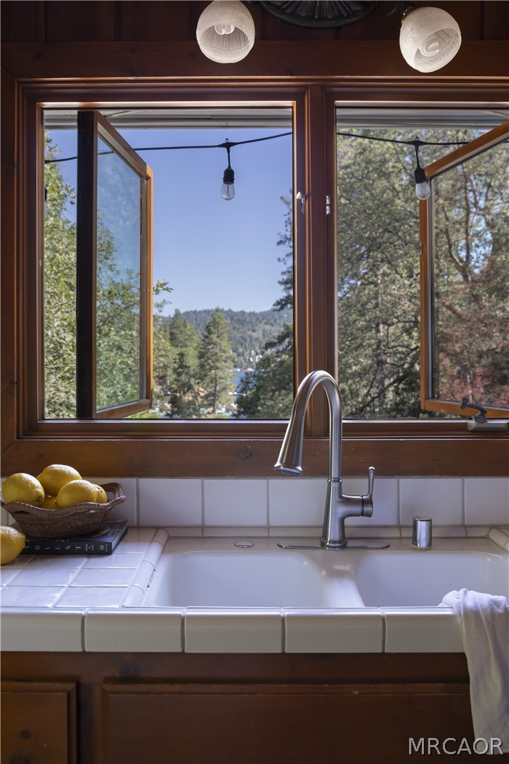 28819 North Shore Road Property Photo 11