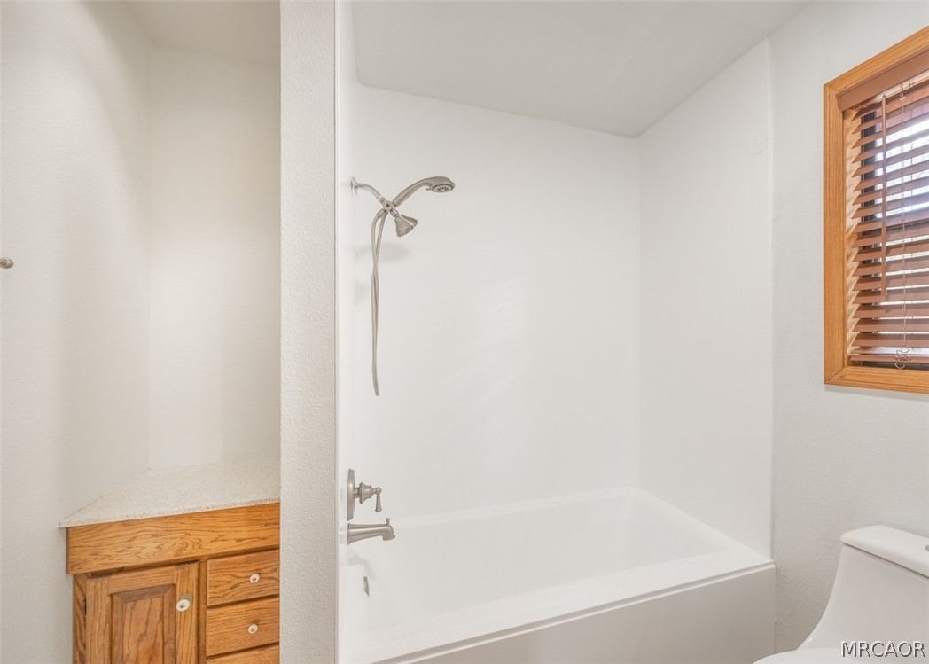 925 E Lane Property Photo 27