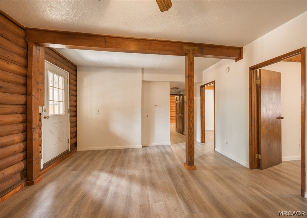925 E Lane Property Photo 41
