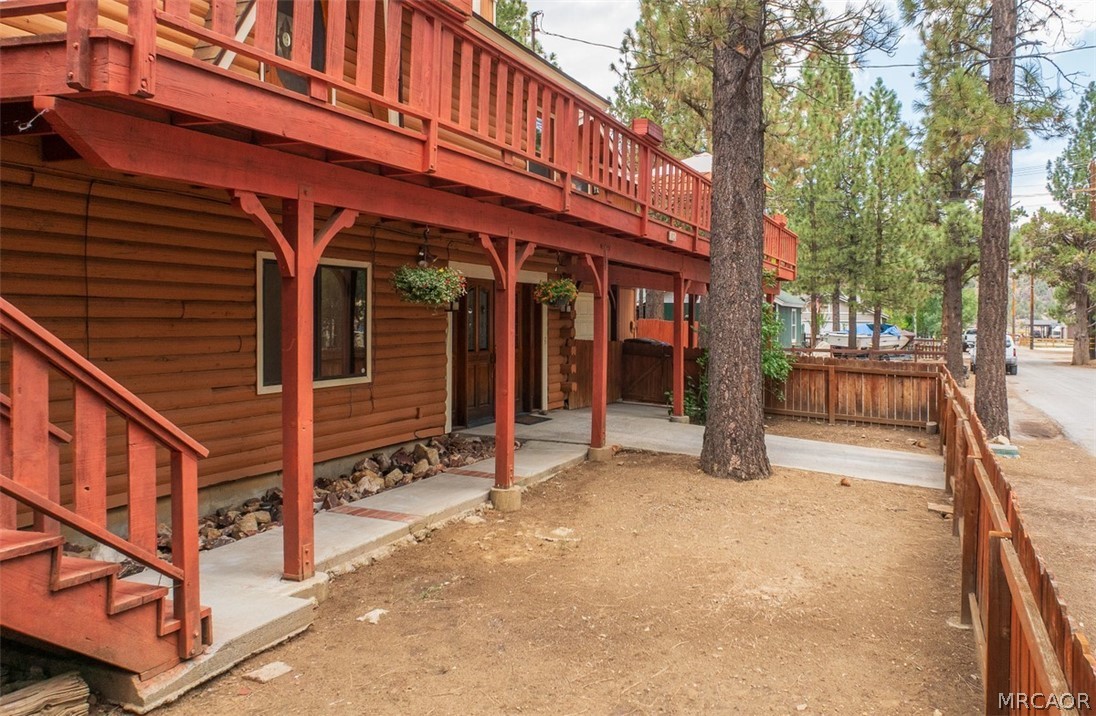 925 E Lane Property Photo 47