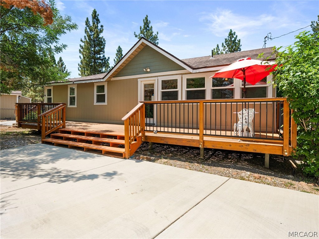 40083 Lakeview Drive Property Photo 2