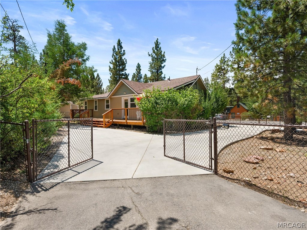 40083 Lakeview Drive Property Photo 6