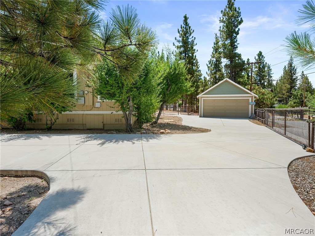 40083 Lakeview Drive Property Photo 7