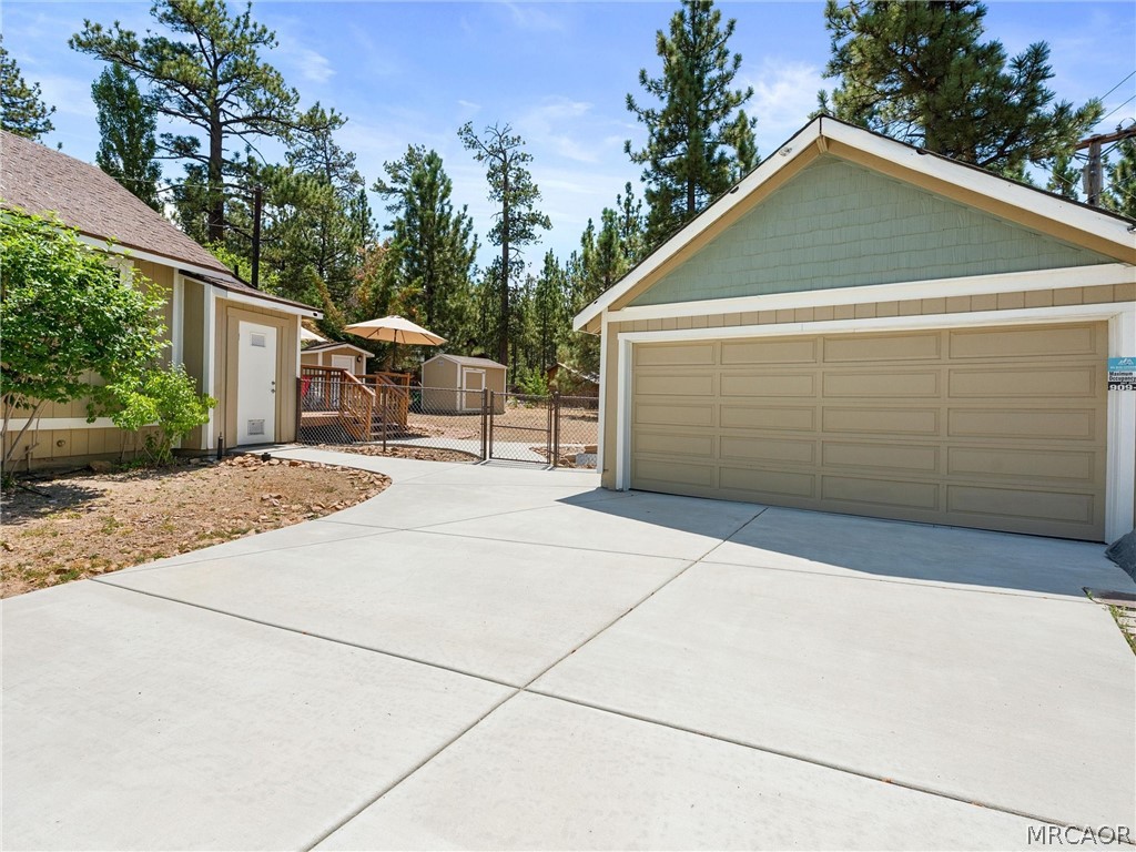 40083 Lakeview Drive Property Photo 8