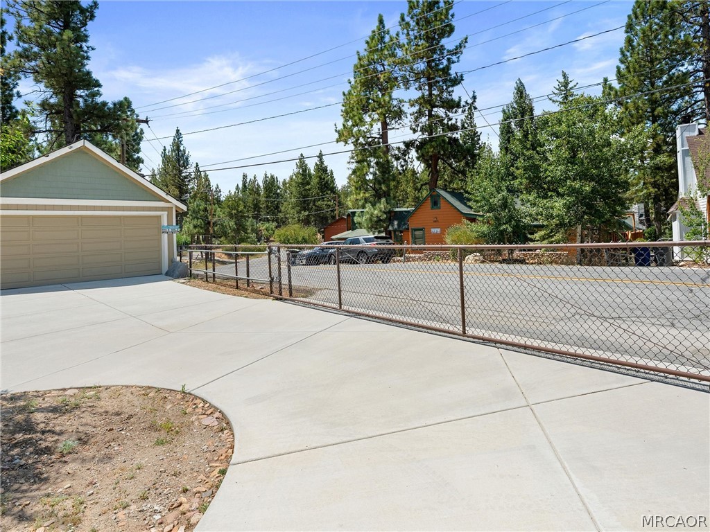 40083 Lakeview Drive Property Photo 9